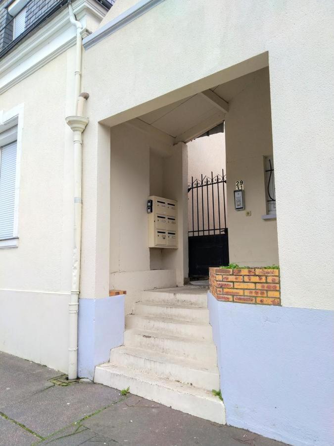 Duplex A La Gare Du Mans Panzió Le Mans Kültér fotó