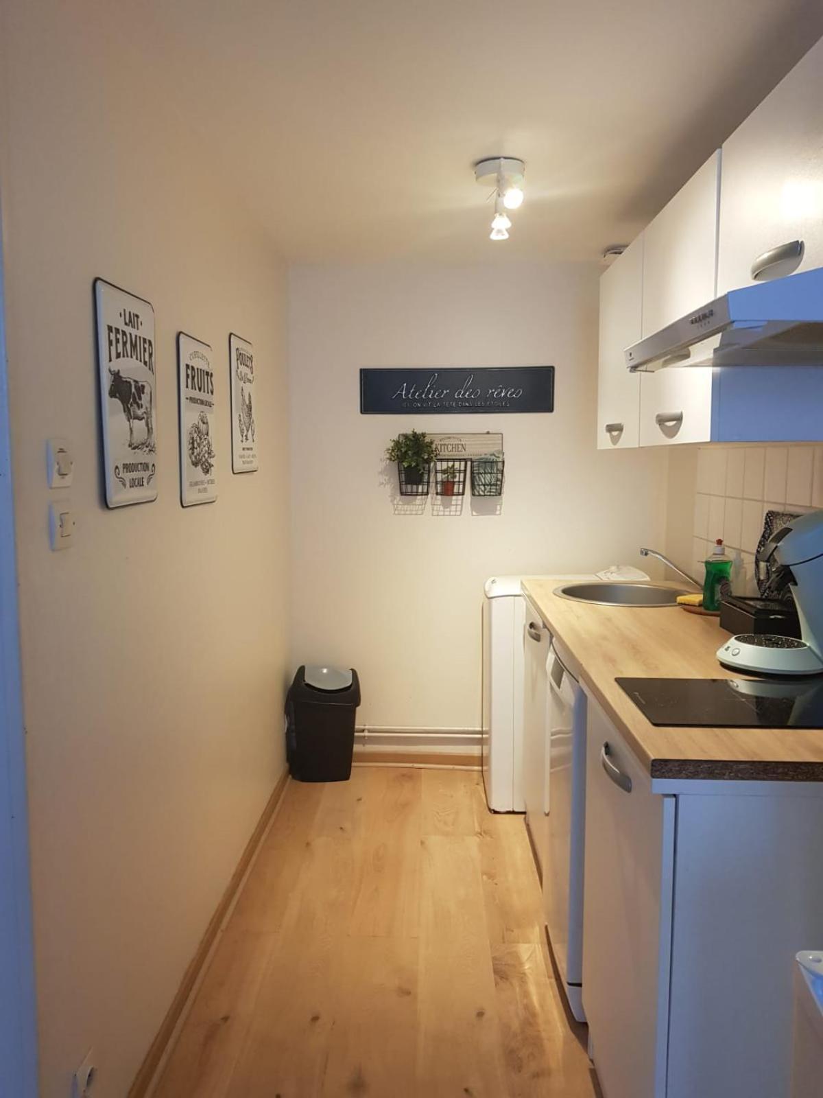 Duplex A La Gare Du Mans Panzió Le Mans Szoba fotó