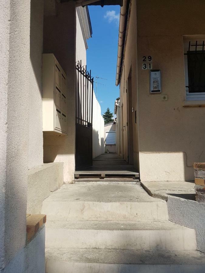 Duplex A La Gare Du Mans Panzió Le Mans Kültér fotó